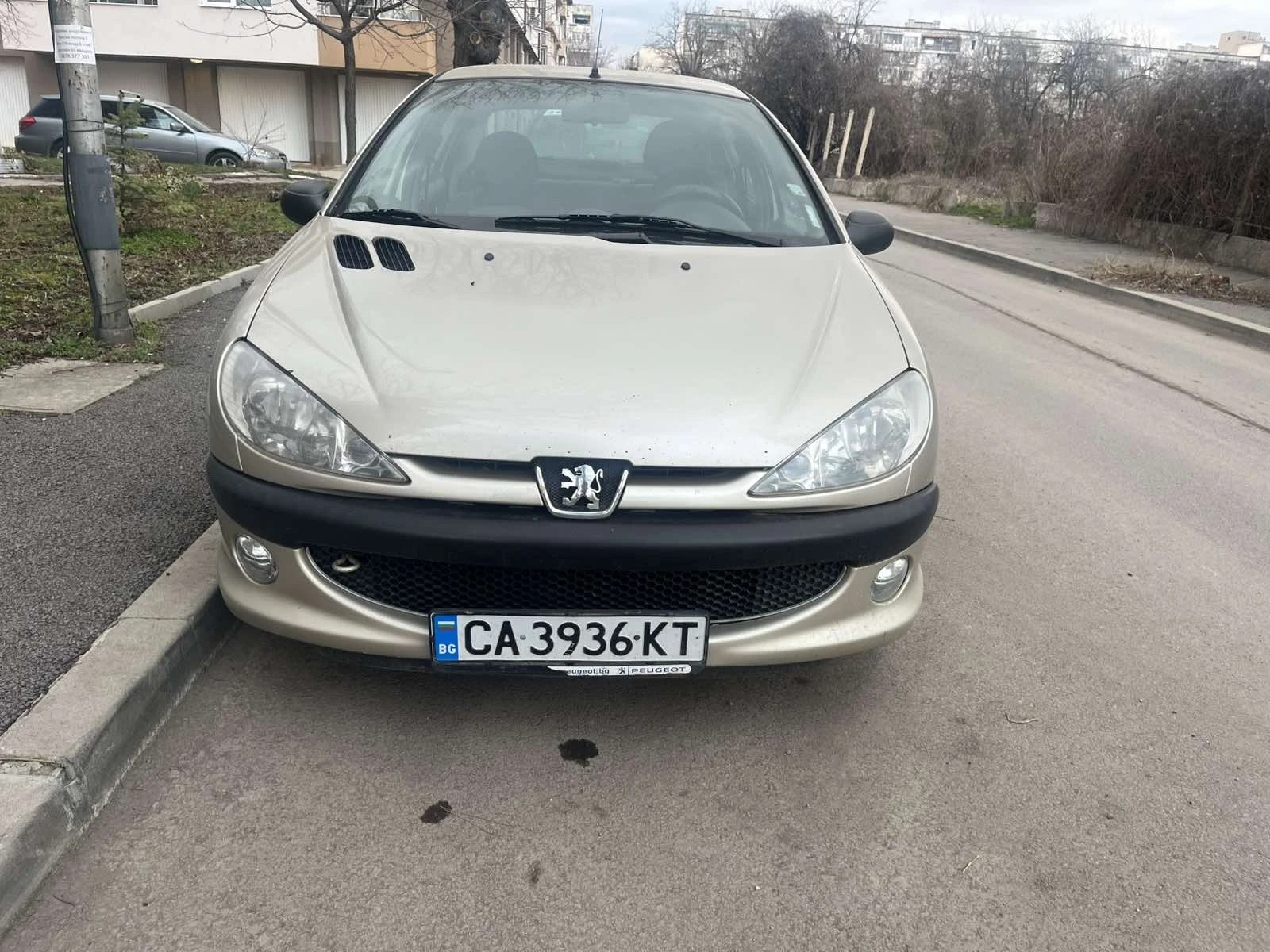 Peugeot 206 седан, снимка 2 - Автомобили и джипове - 53710457