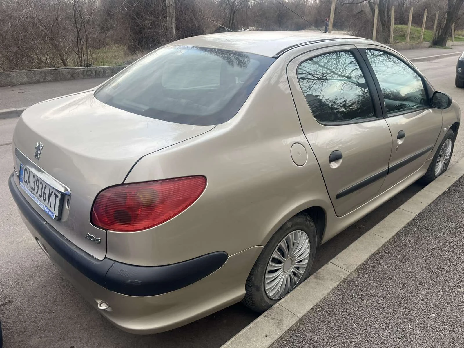 Peugeot 206 седан, снимка 3 - Автомобили и джипове - 53710457