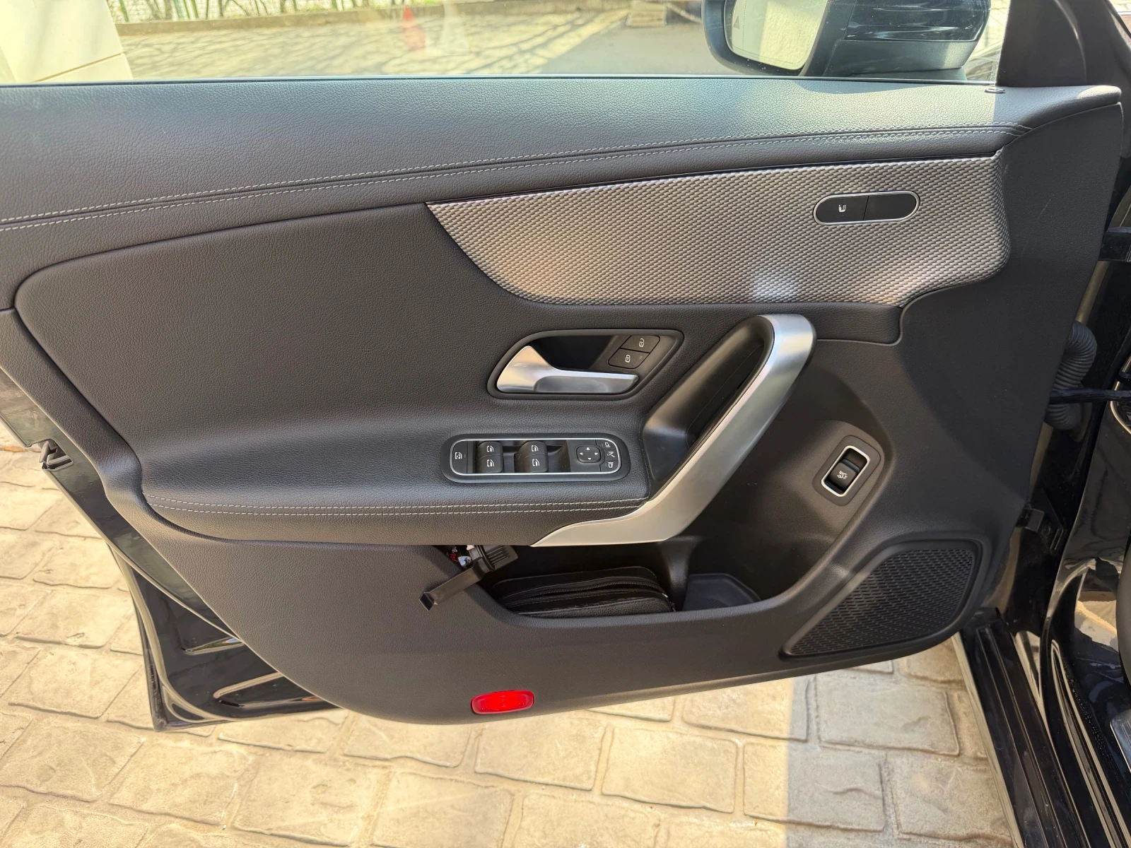 Mercedes-Benz CLA 220 Shooting brake 4matic, снимка 8 - Автомобили и джипове - 53868958