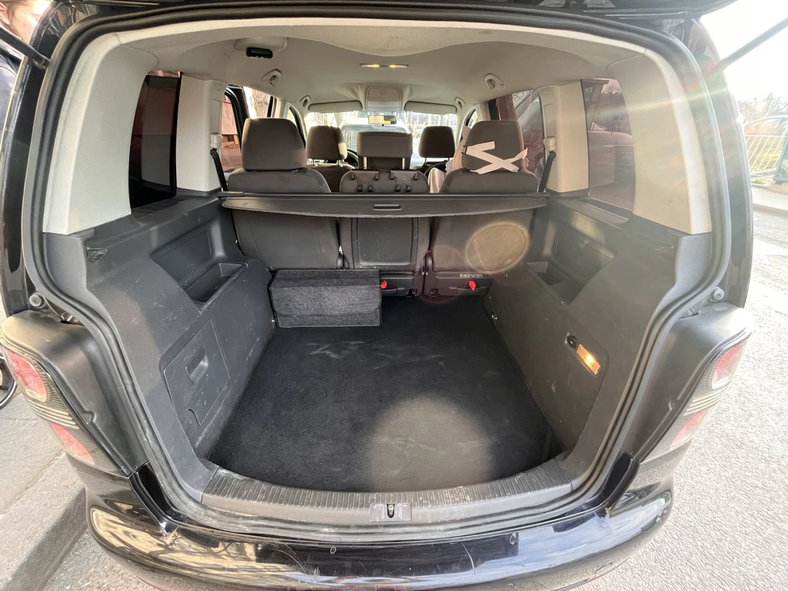 VW Touran 140 ps., снимка 11 - Автомобили и джипове - 53881124