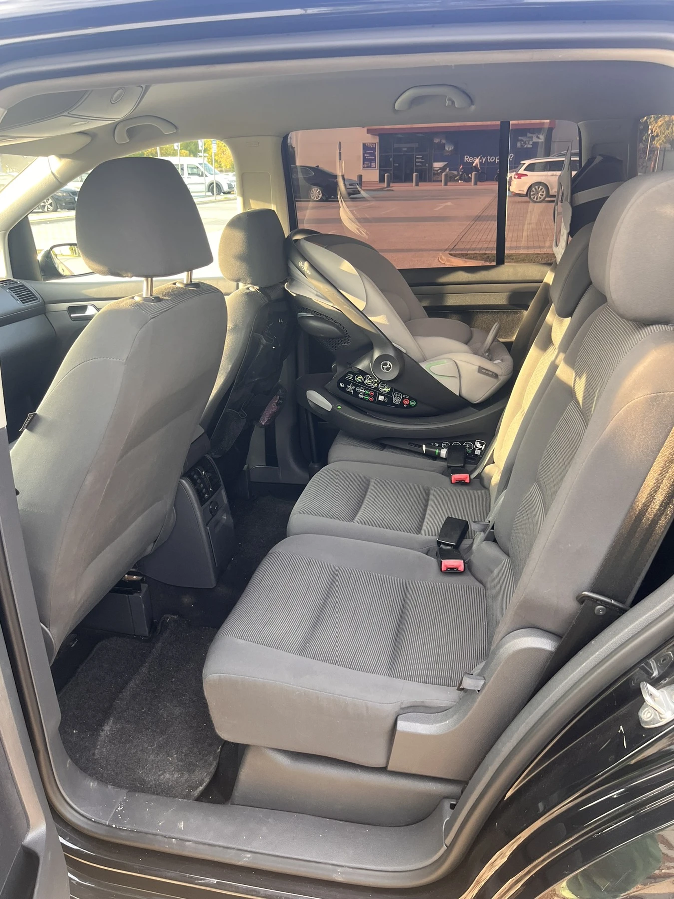 VW Touran 140 ps., снимка 8 - Автомобили и джипове - 53881124