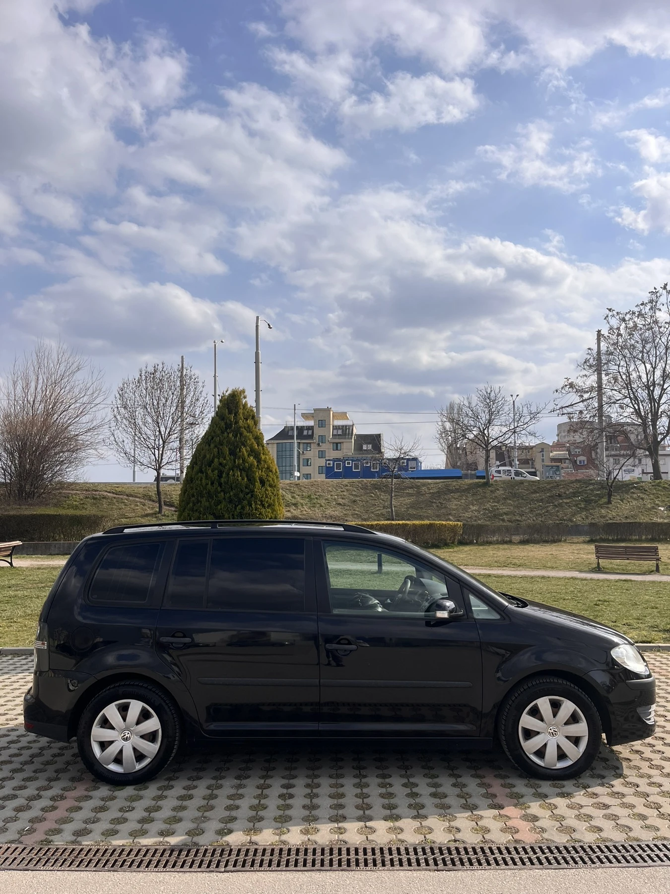 VW Touran 140 ps., снимка 4 - Автомобили и джипове - 53881124