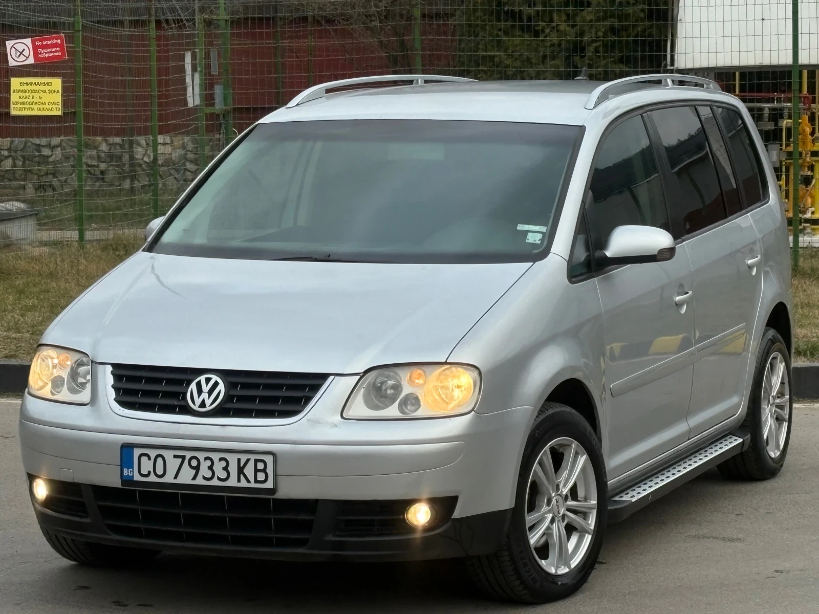VW Touran 1.9TDI, снимка 2 - Автомобили и джипове - 53938082