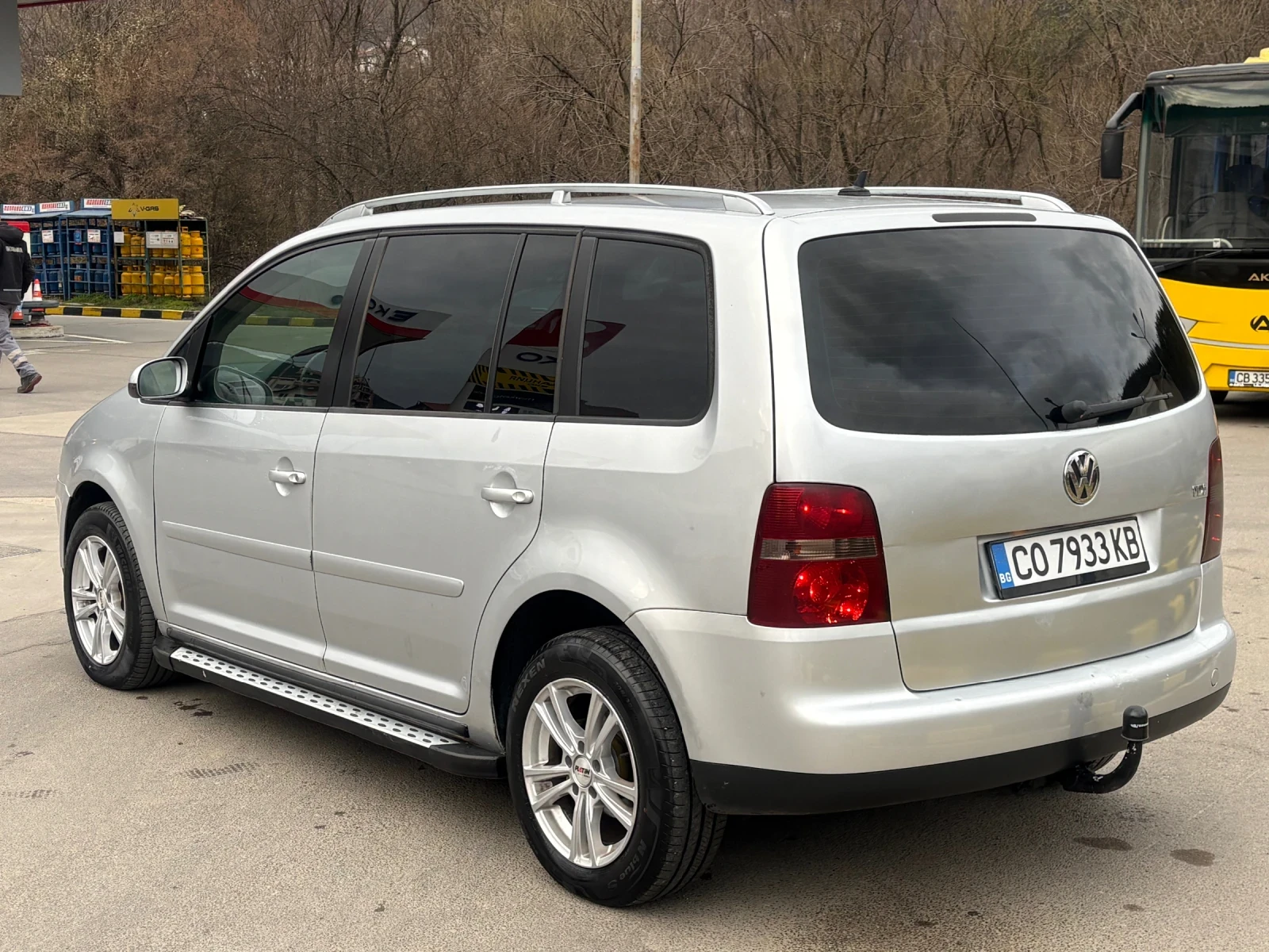 VW Touran 1.9TDI, снимка 3 - Автомобили и джипове - 53938082