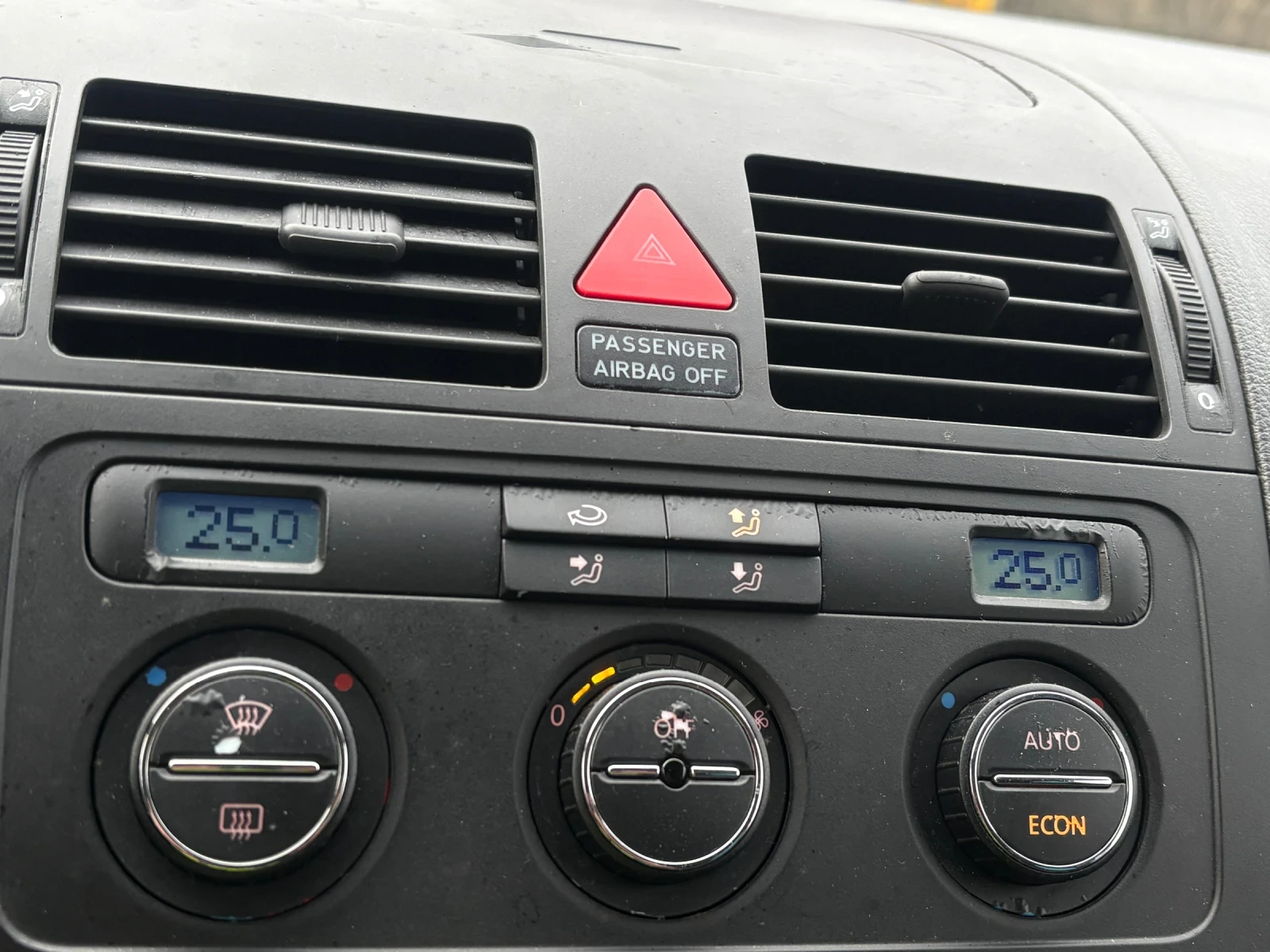 VW Touran 1.9TDI, снимка 9 - Автомобили и джипове - 53938082