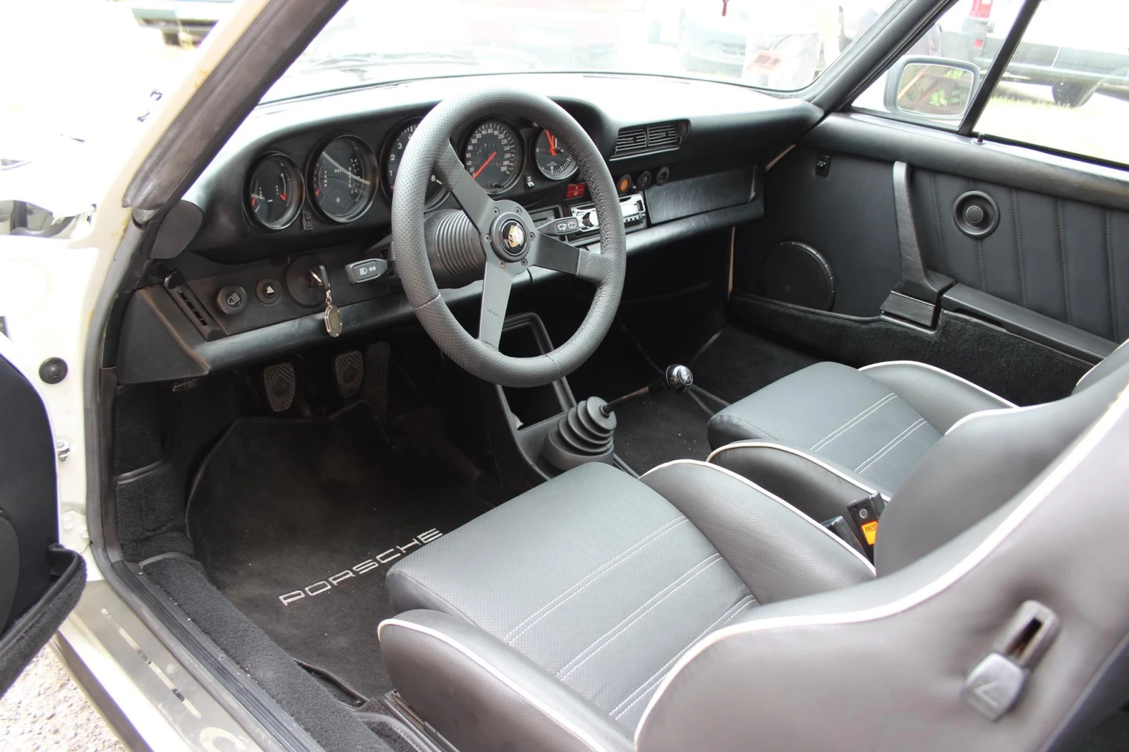 Porsche 911 TARGA, снимка 9 - Автомобили и джипове - 53976506