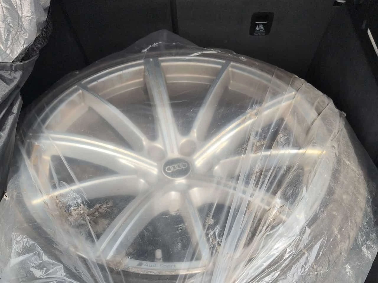 Audi Rs6 * 4.0 TFSI * CARFAX * БЕЗ ИНЦИДЕНТИ * , снимка 16 - Автомобили и джипове - 54102419