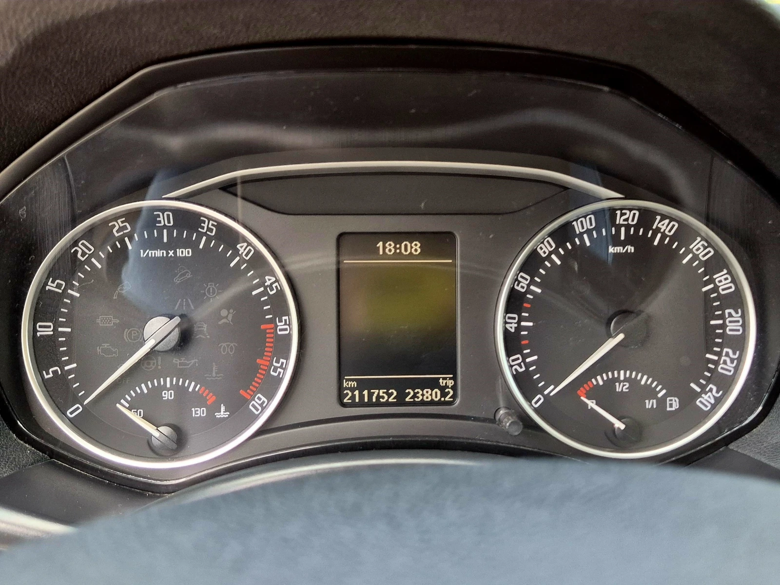 Skoda Octavia 1.6 TDI, снимка 10 - Автомобили и джипове - 54444538