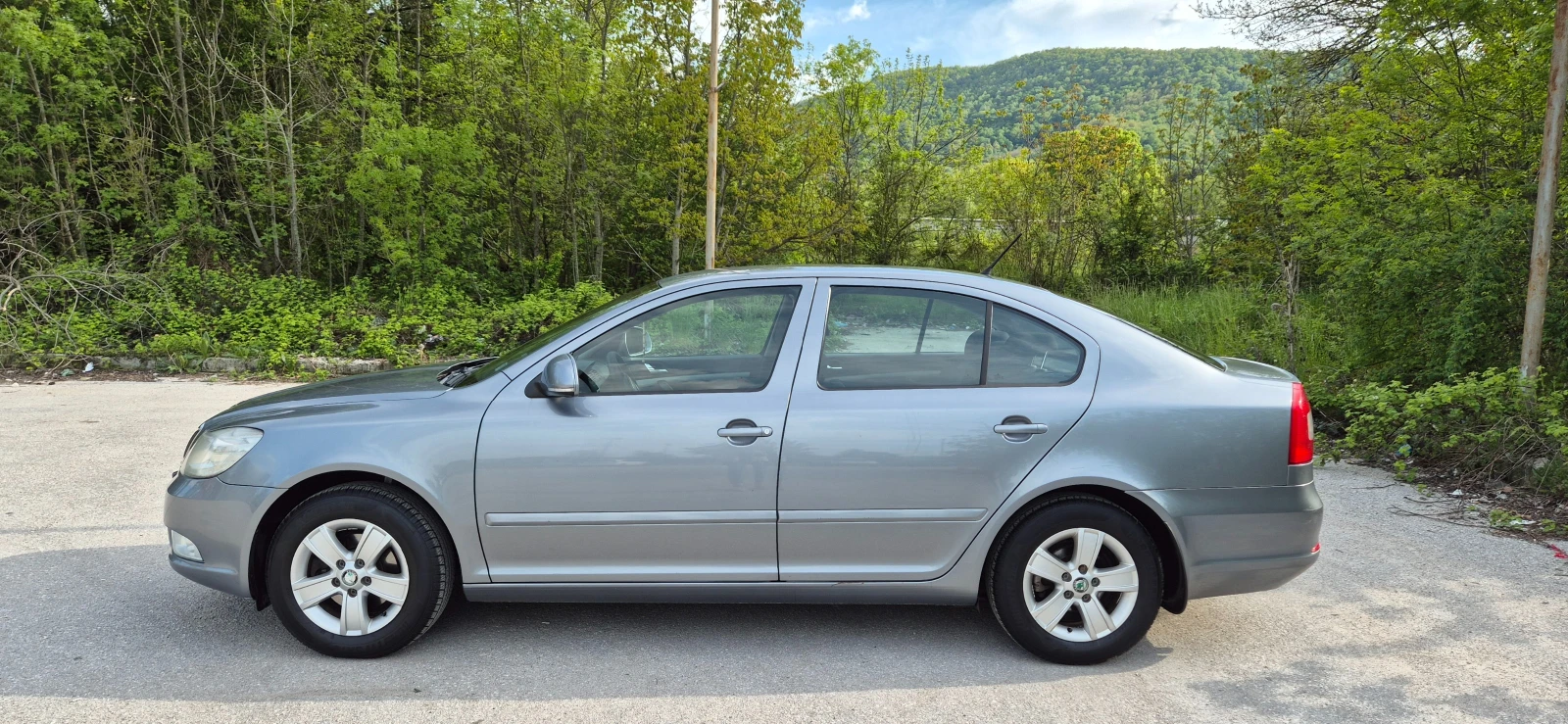 Skoda Octavia 1.6 TDI, снимка 6 - Автомобили и джипове - 54444538