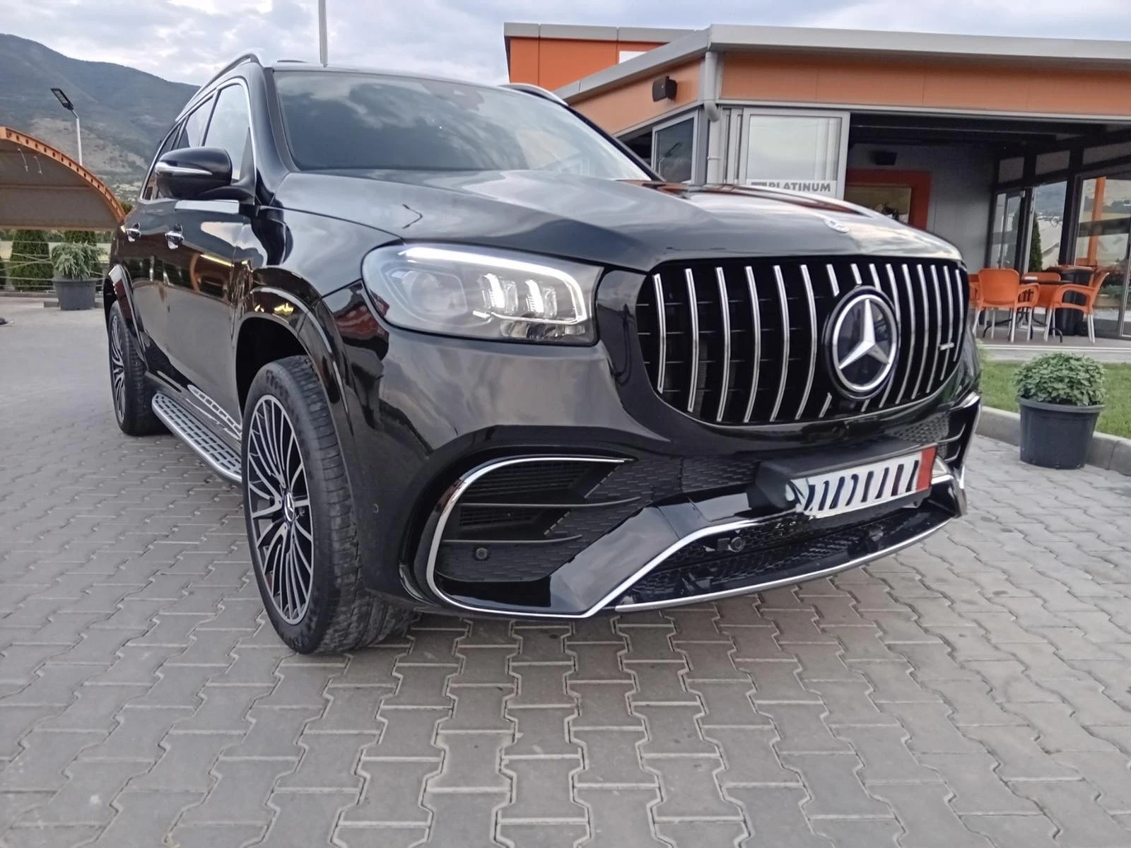 Mercedes-Benz GLS 450 AMG/4 MATIC/designo, снимка 2 - Автомобили и джипове - 55004570