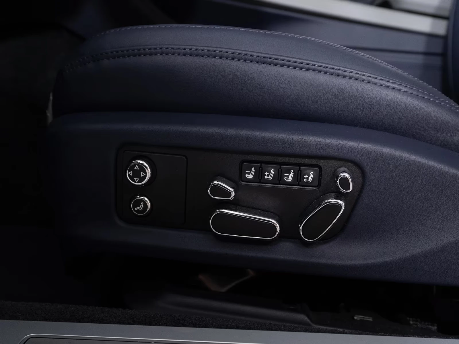 Bentley Continental gt GTC AZURE / V8 HYBRID/ NAIM/ NIGHT/ CARBON-CERAMIC, снимка 10 - Автомобили и джипове - 54955818