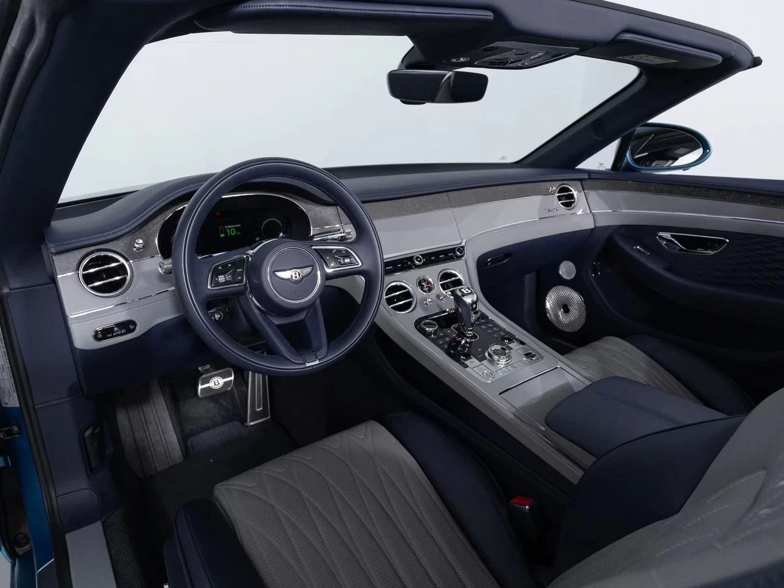 Bentley Continental gt GTC AZURE / V8 HYBRID/ NAIM/ NIGHT/ CARBON-CERAMIC, снимка 12 - Автомобили и джипове - 54955818