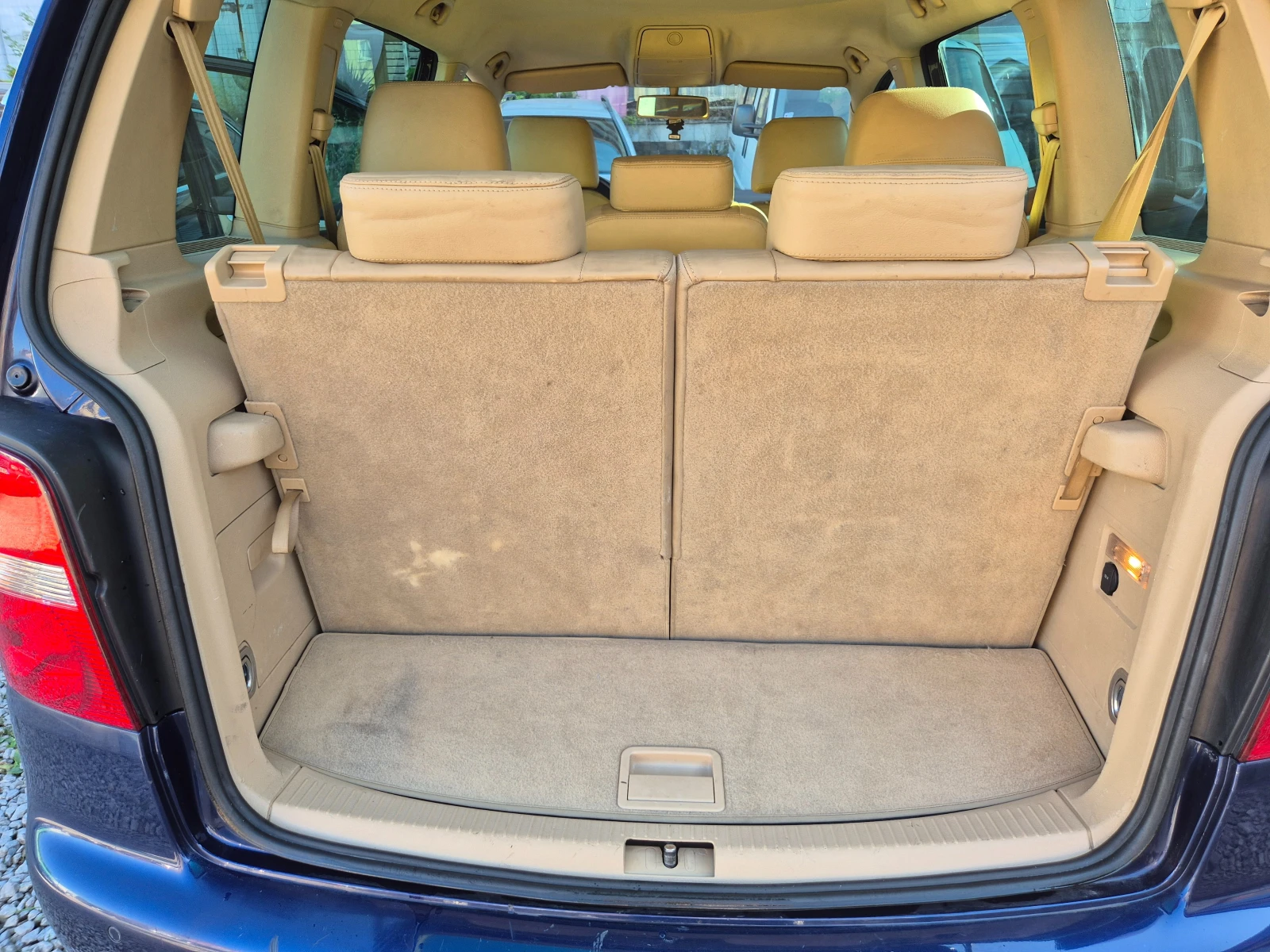 VW Touran, снимка 12 - Автомобили и джипове - 55118091