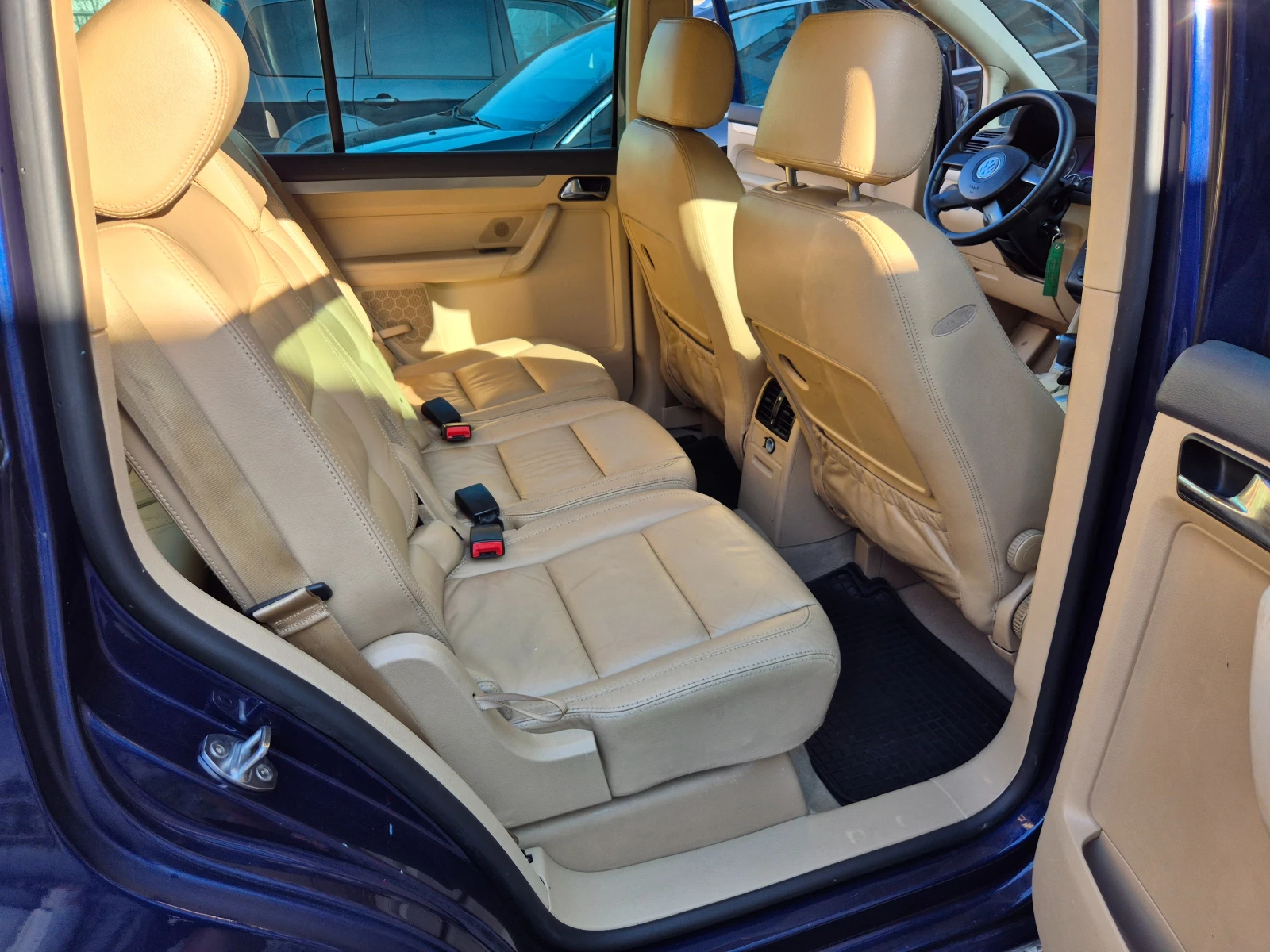 VW Touran, снимка 15 - Автомобили и джипове - 55118091