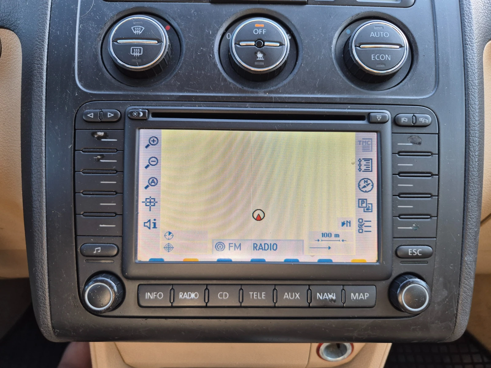 VW Touran, снимка 16 - Автомобили и джипове - 55118091
