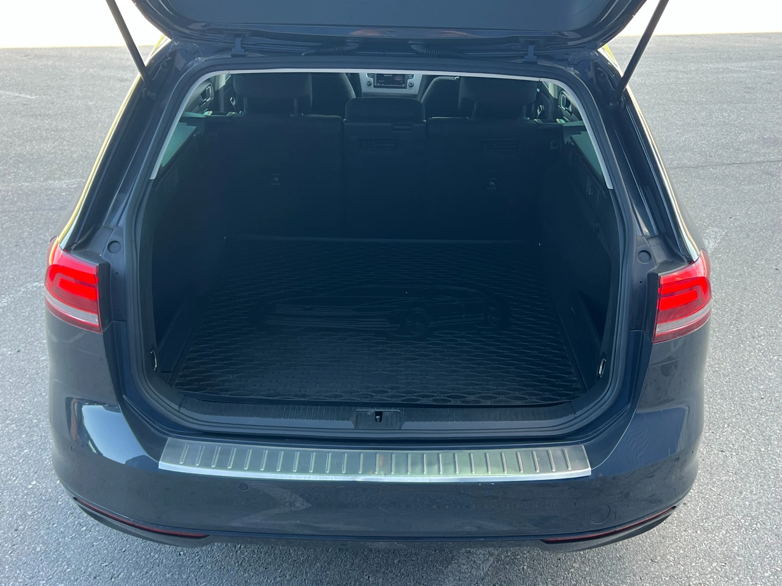 VW Passat 2.0 TDI , снимка 10 - Автомобили и джипове - 55243629
