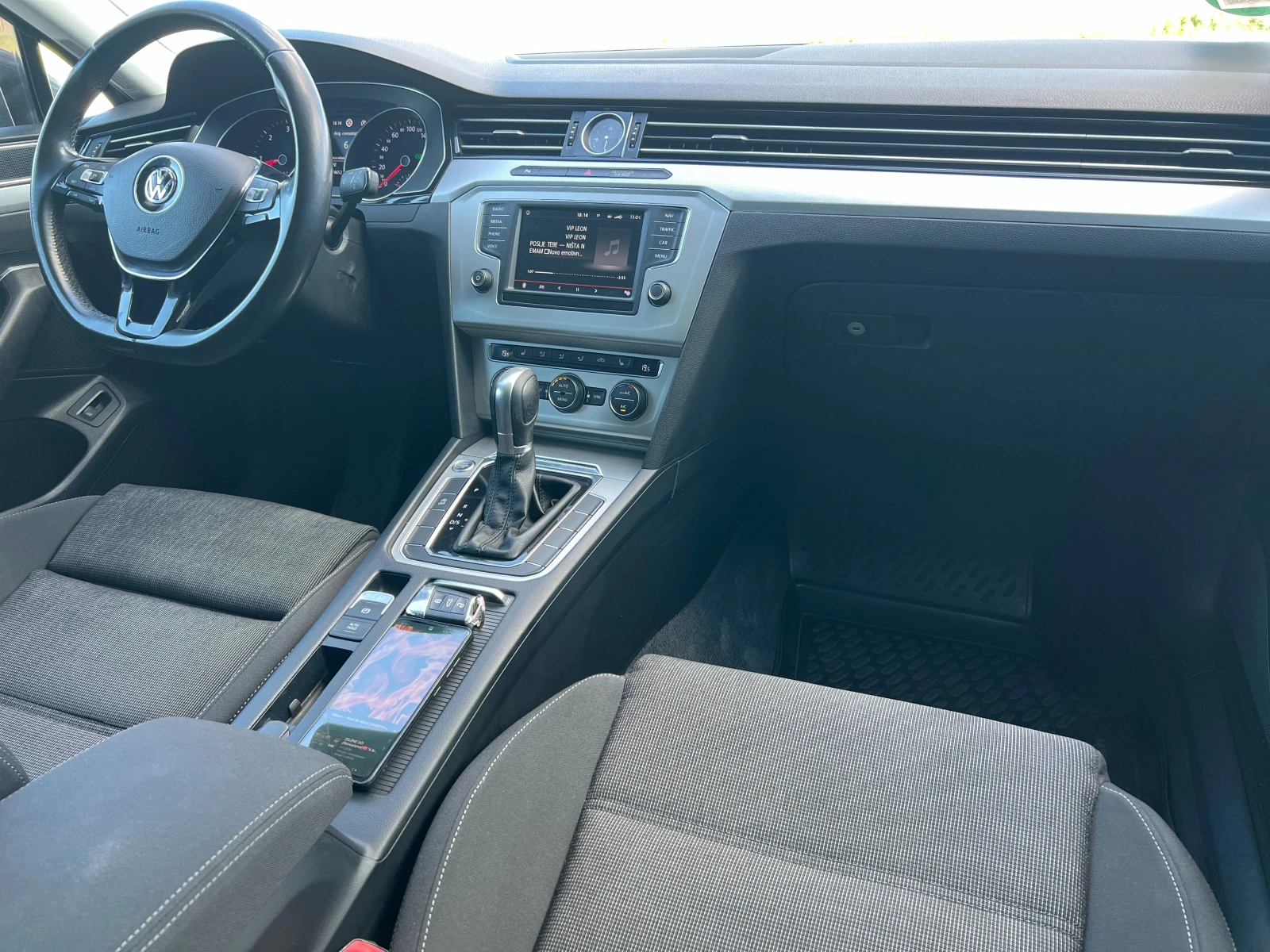 VW Passat 2.0 TDI , снимка 11 - Автомобили и джипове - 55243629