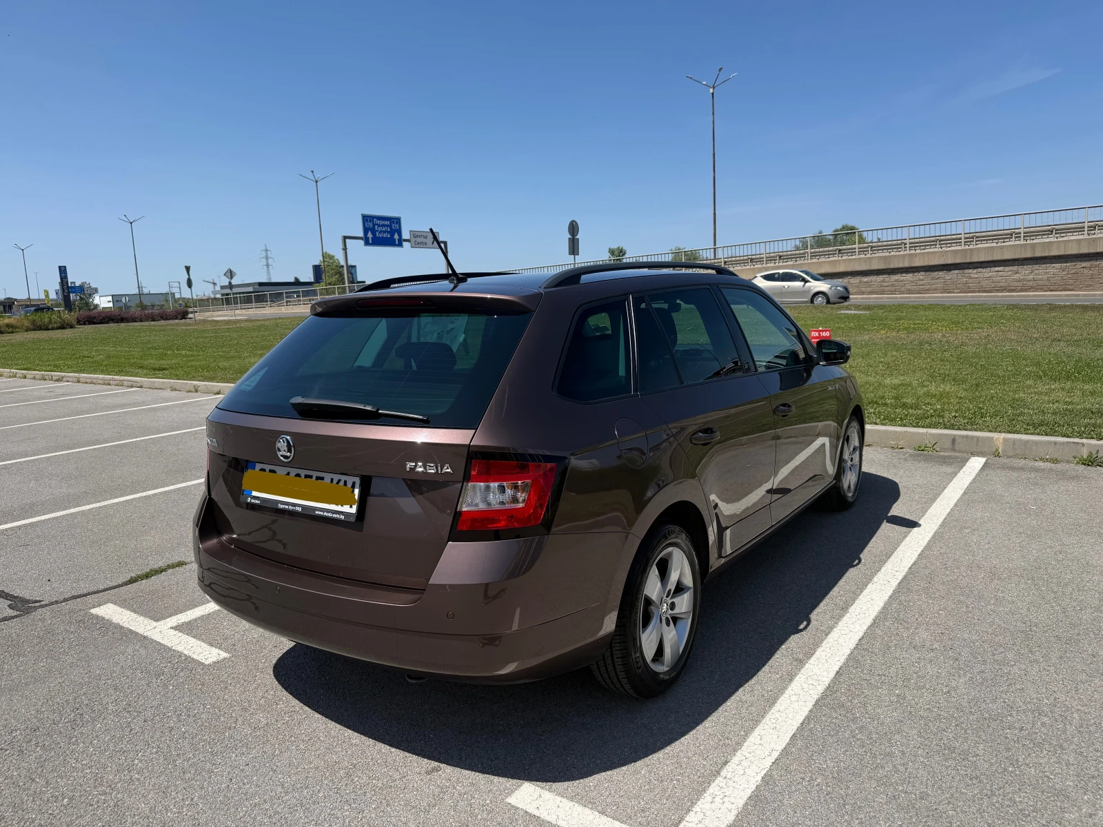 Skoda Fabia Style, снимка 2 - Автомобили и джипове - 55423180