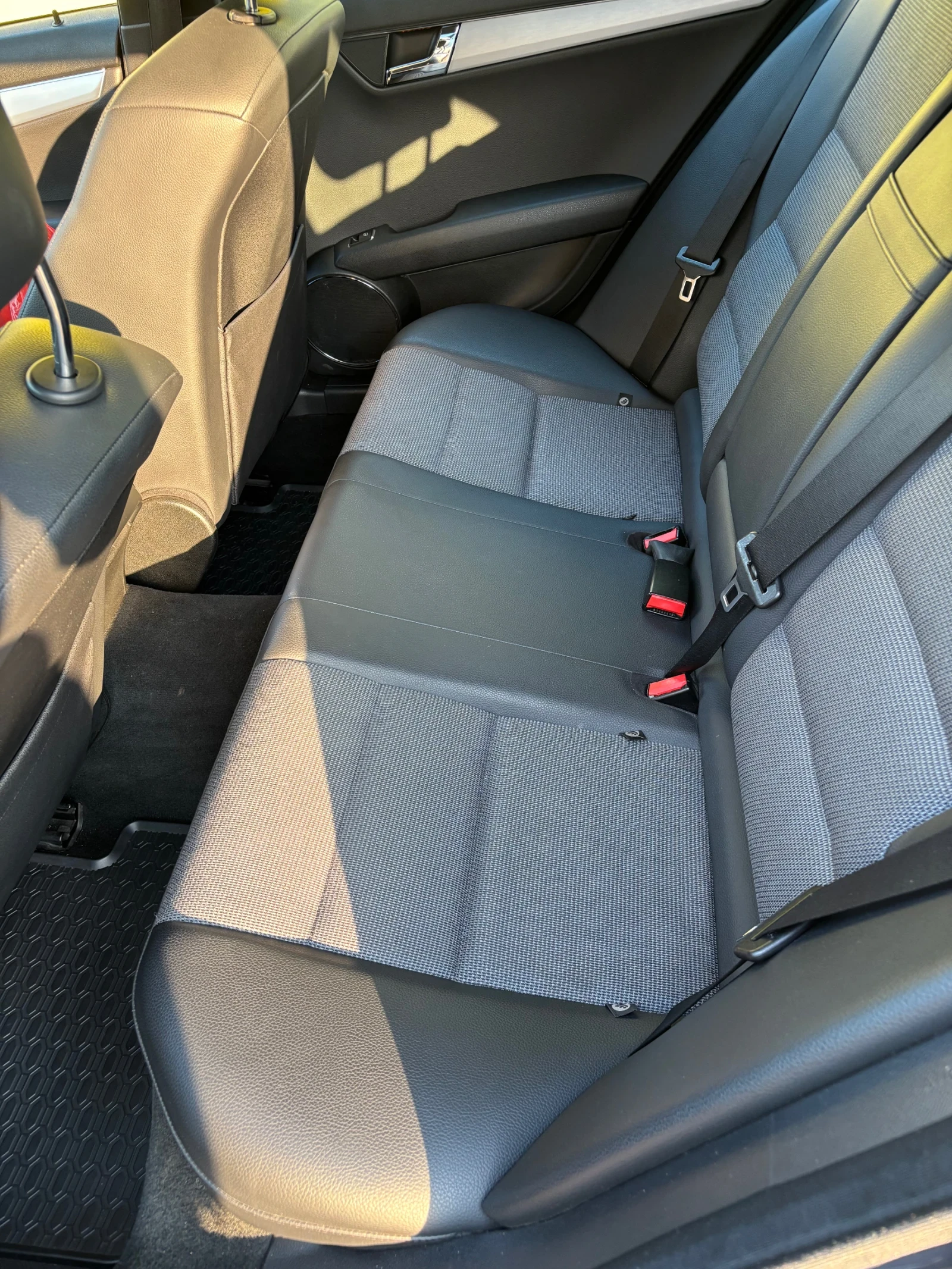 Mercedes-Benz C 200 AMG, снимка 8 - Автомобили и джипове - 55436090
