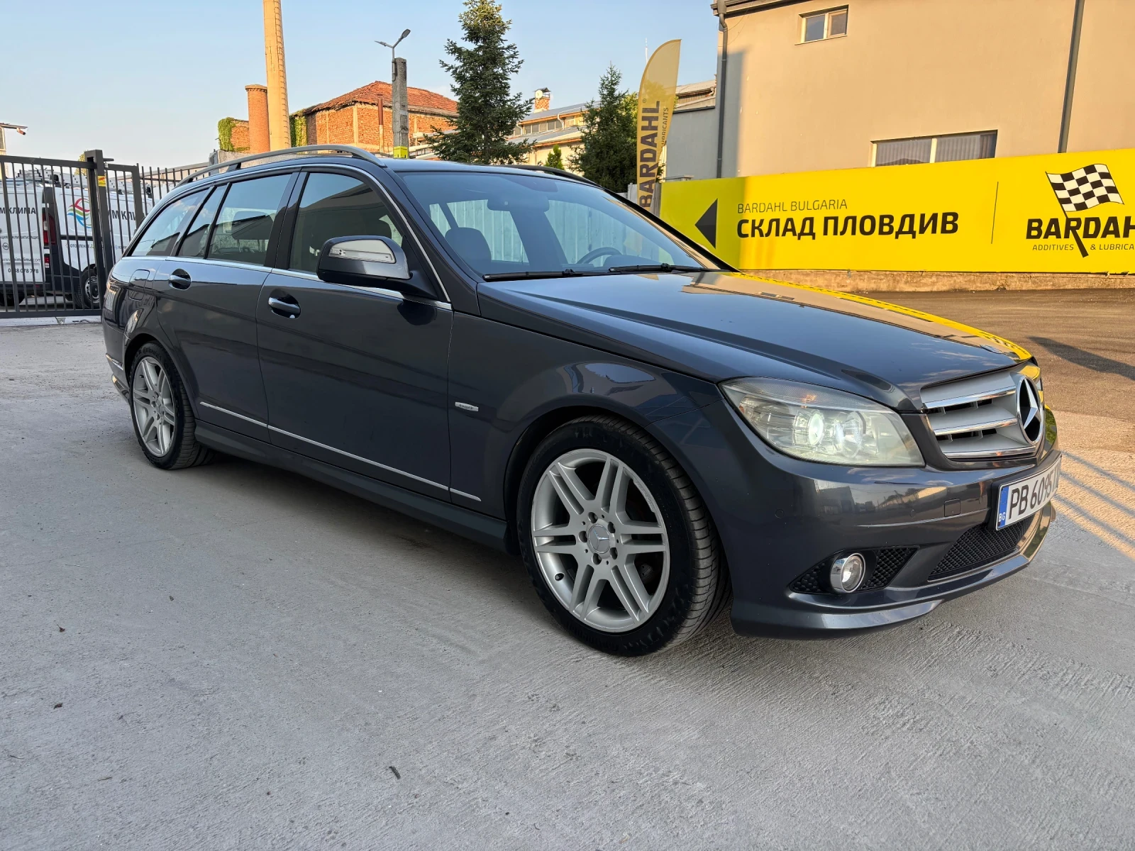 Mercedes-Benz C 200 AMG, снимка 3 - Автомобили и джипове - 55436090