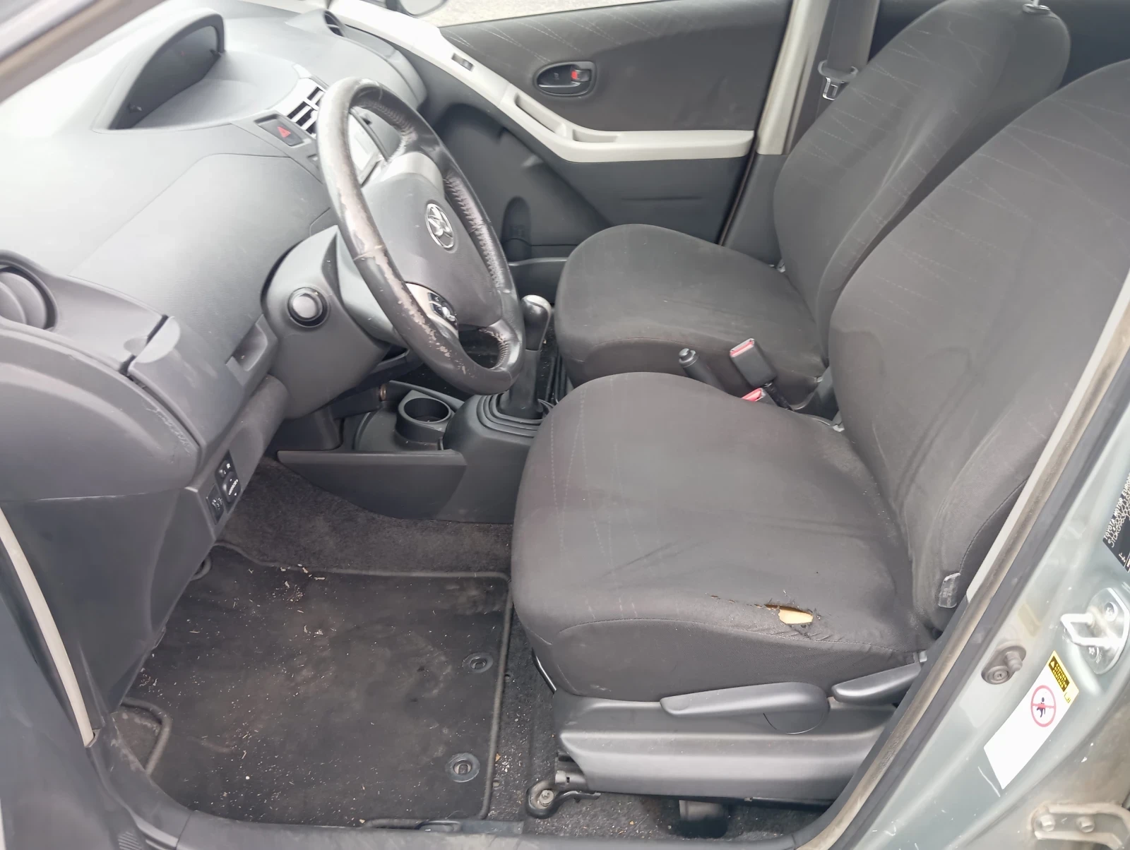 Toyota Yaris, снимка 8 - Автомобили и джипове - 55681078
