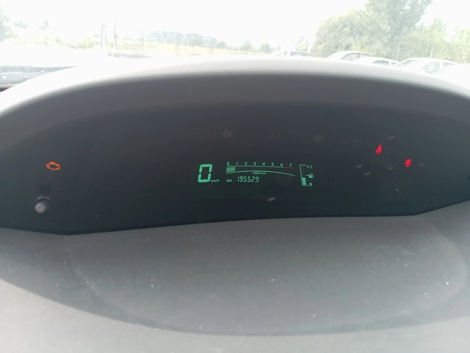 Toyota Yaris, снимка 11 - Автомобили и джипове - 55681078