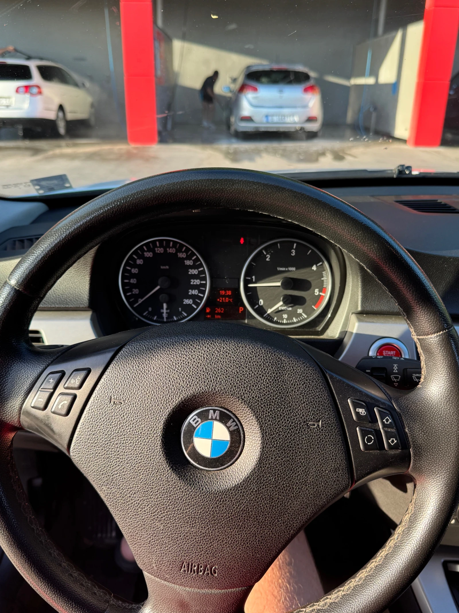 BMW 330, снимка 8 - Автомобили и джипове - 55848926