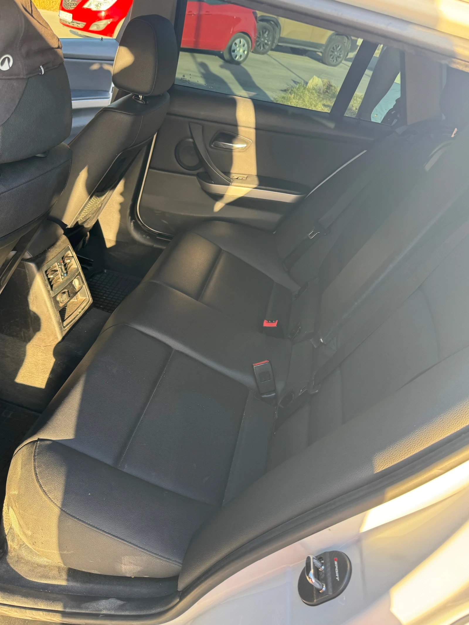BMW 330, снимка 14 - Автомобили и джипове - 55848926