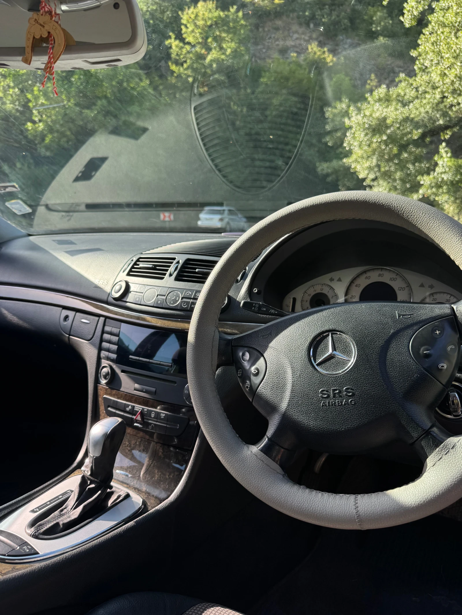 Mercedes-Benz E 320, снимка 5 - Автомобили и джипове - 56075703