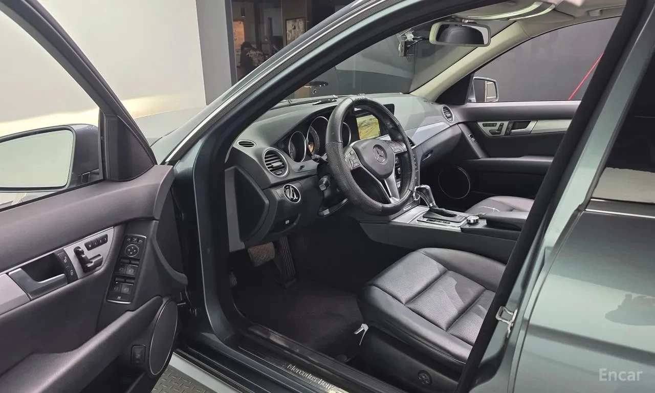 Mercedes-Benz C 220 CDI/ПАНОРАМА/ПАМЕТ/ПОДГРЕВ/ФИНАНСИРАНЕ, снимка 10 - Автомобили и джипове - 56145393