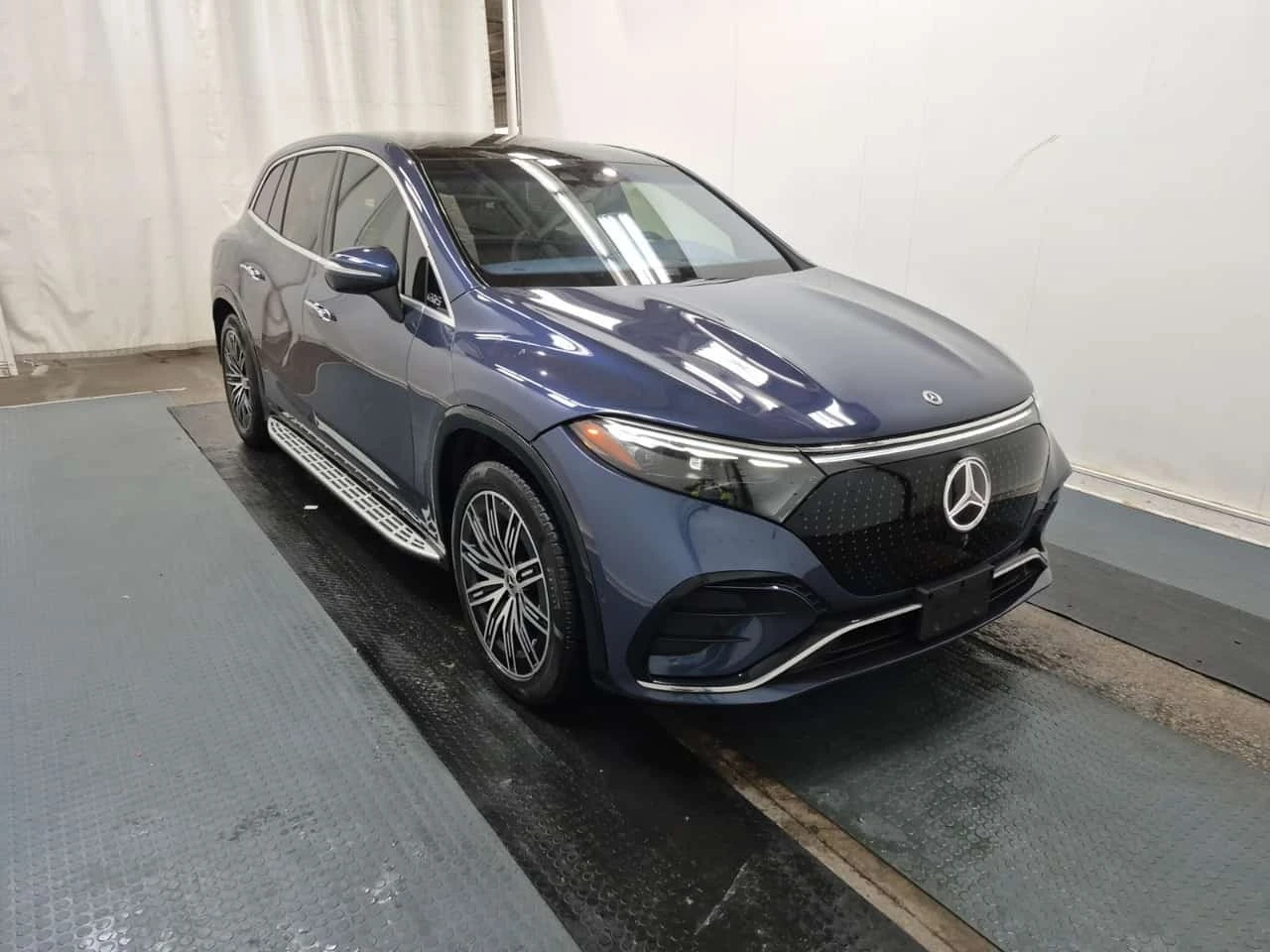 Mercedes-Benz EQS * 4matic Suv 580 * АВТОКРЕДИТ* , снимка 5 - Автомобили и джипове - 56281187