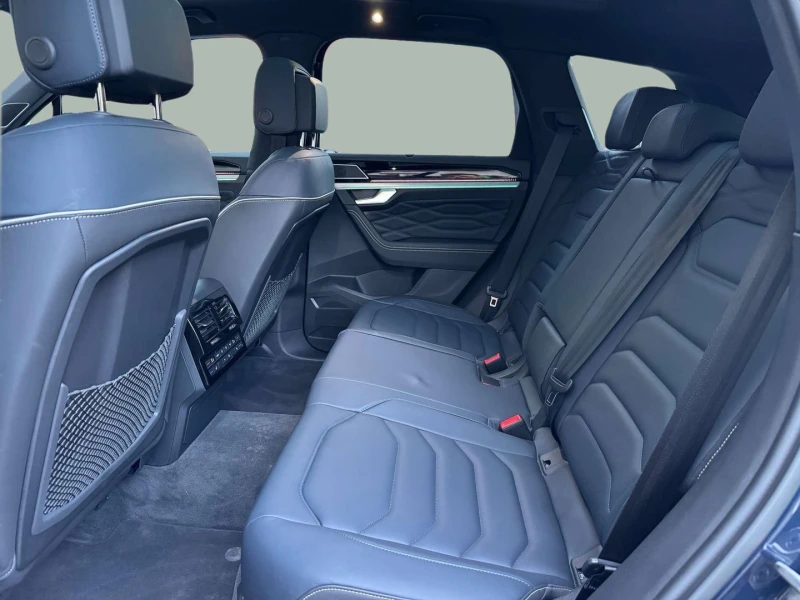 VW Touareg R-Line PA 3.0 V6 TDI SCR 4MOT, снимка 13 - Автомобили и джипове - 51419565