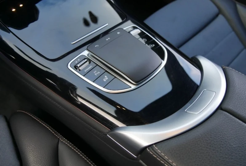 Mercedes-Benz EQC 400 Distr Key Multibeam 360 schiebidach, снимка 7 - Автомобили и джипове - 52662977