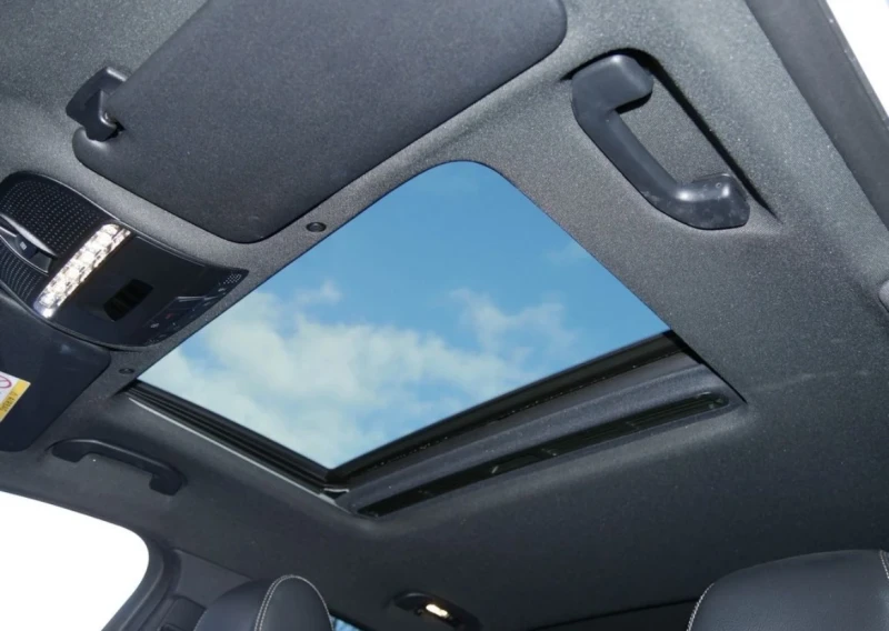 Mercedes-Benz EQC 400 Distr Key Multibeam 360 schiebidach, снимка 8 - Автомобили и джипове - 52662977