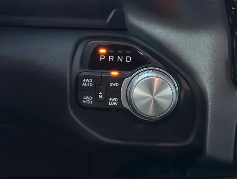 Dodge RAM 1500 5.7 HEMI, снимка 11 - Автомобили и джипове - 52471145