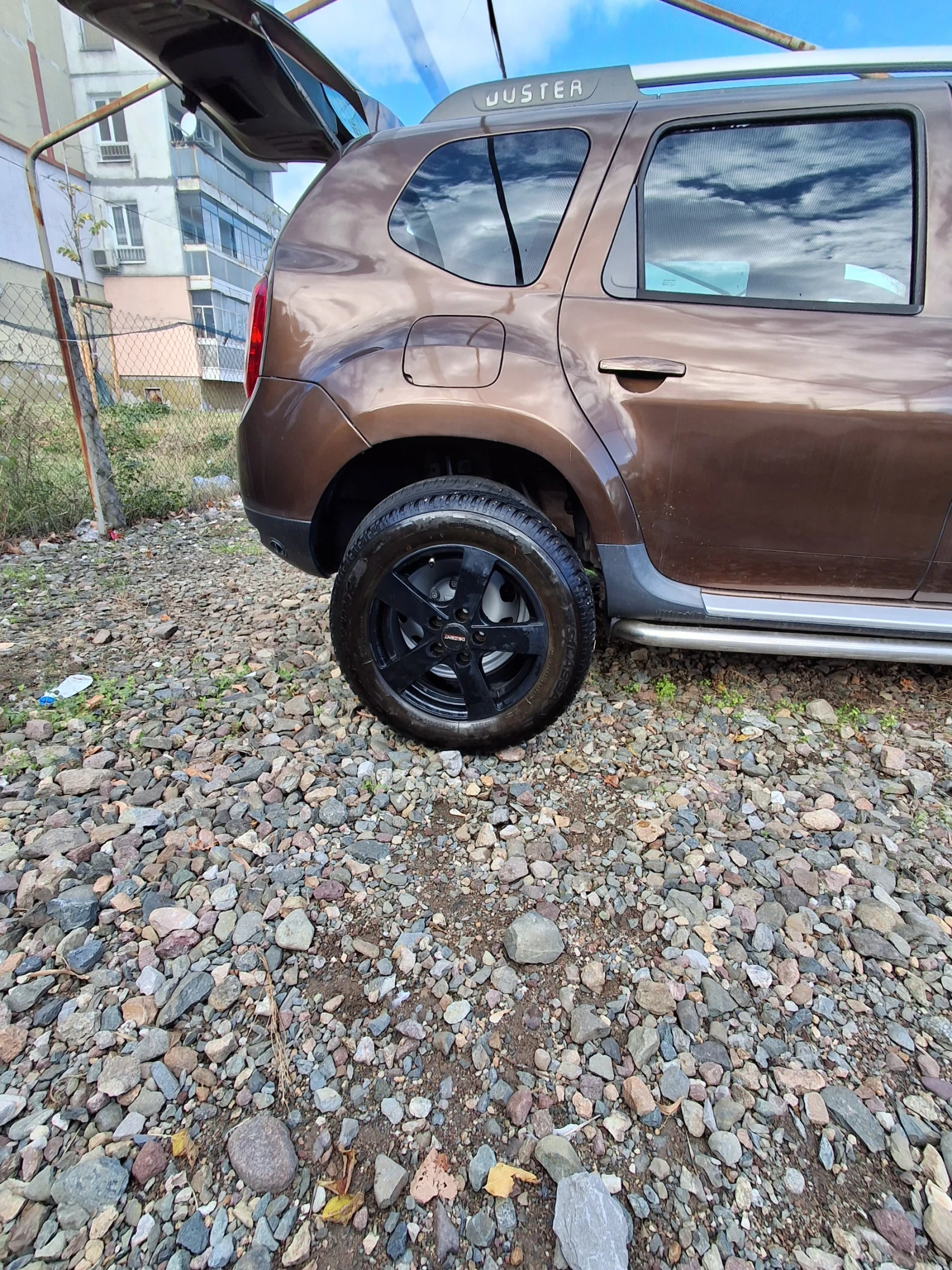 Dacia Duster 1.6 газ 4х4 | Mobile.bg — изображение 14