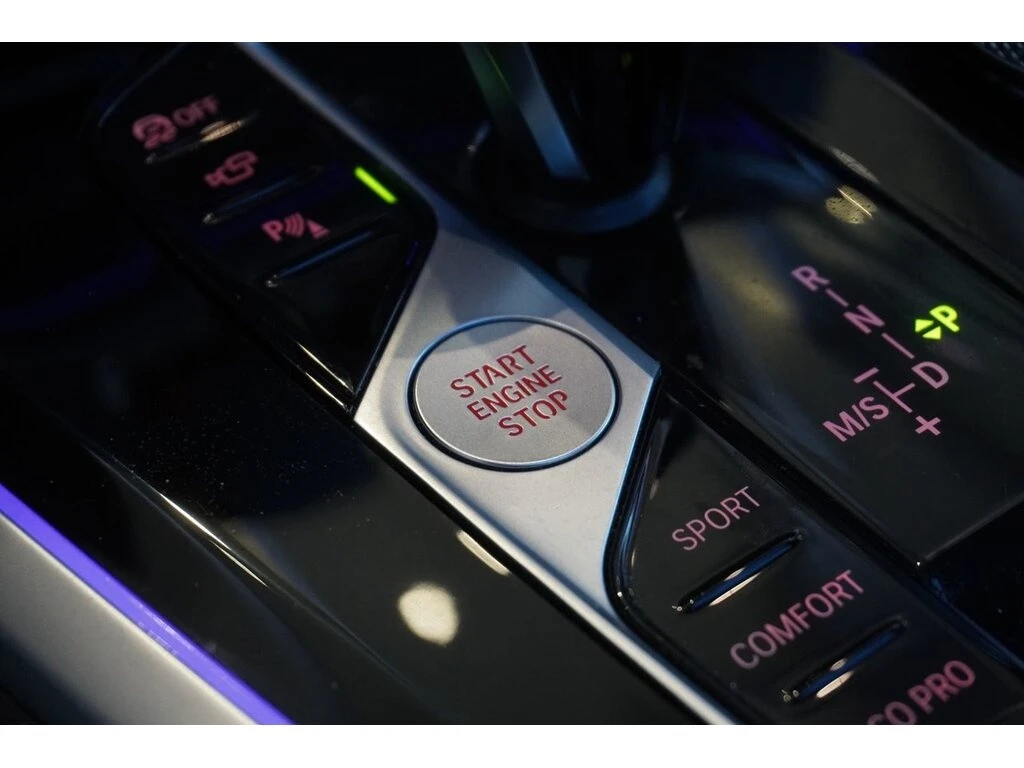 BMW X5 * xDrive40i PREMIUM ESSENTIAL| HUD| NAVI| PANORAMI - изображение 10