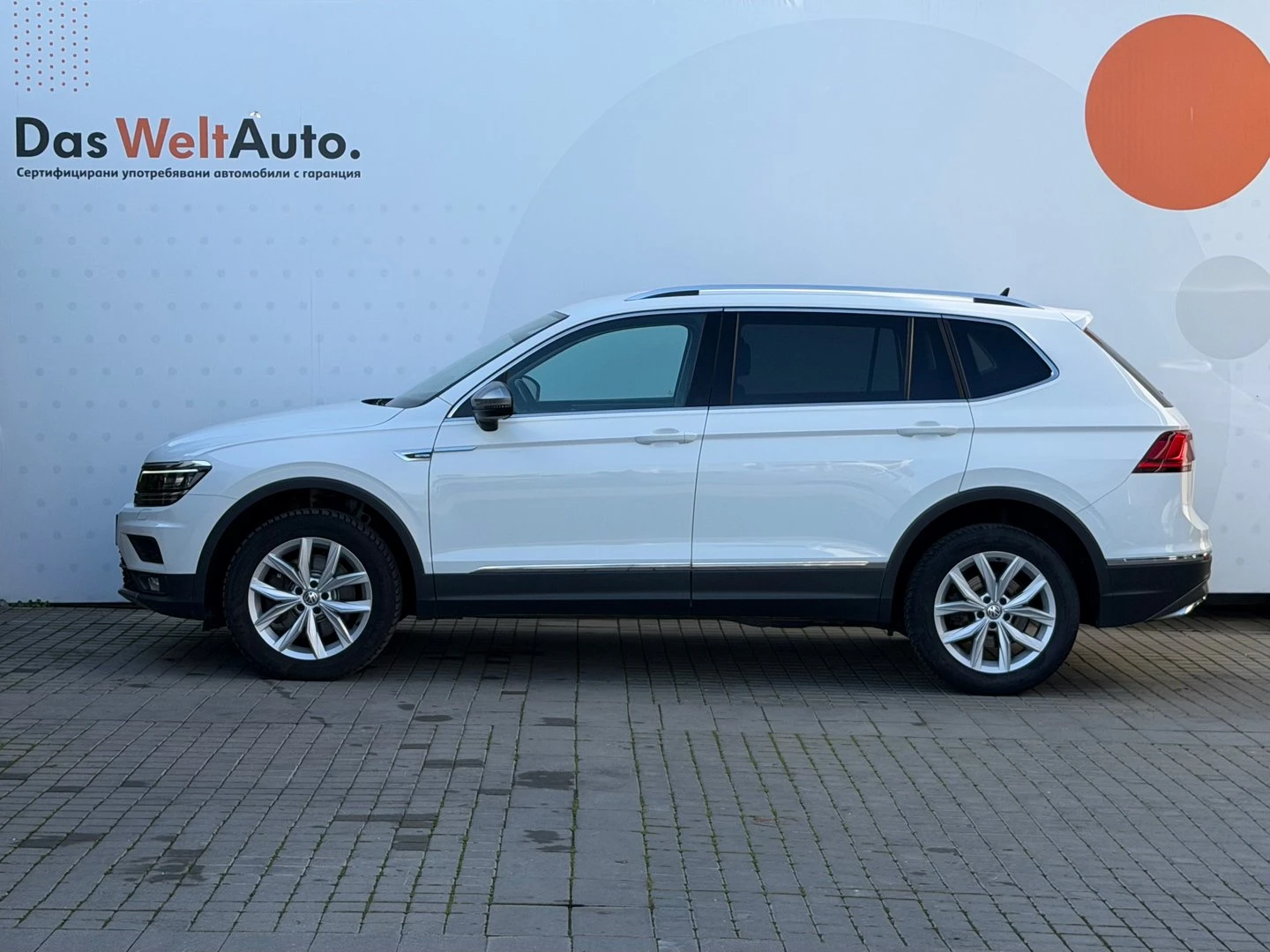 VW Tiguan LWB Highline 2.0TDI 4MOTION BMT, снимка 4 - Автомобили и джипове - 54353583