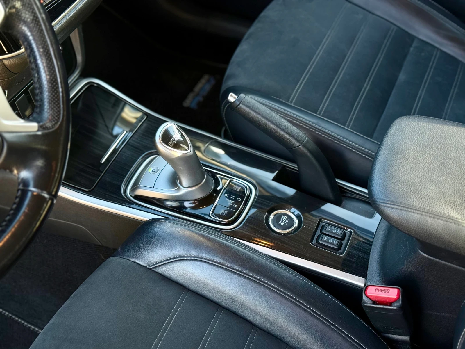 Mitsubishi Outlander 2.0 PLUG IN HYBRID / | Mobile.bg � ����������� 12