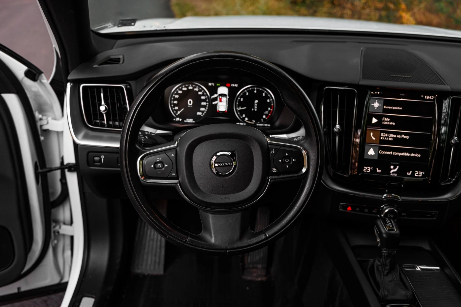 Volvo XC60 T6 Momentum -2020г -101000км, снимка 15 - Автомобили и джипове - 55396388