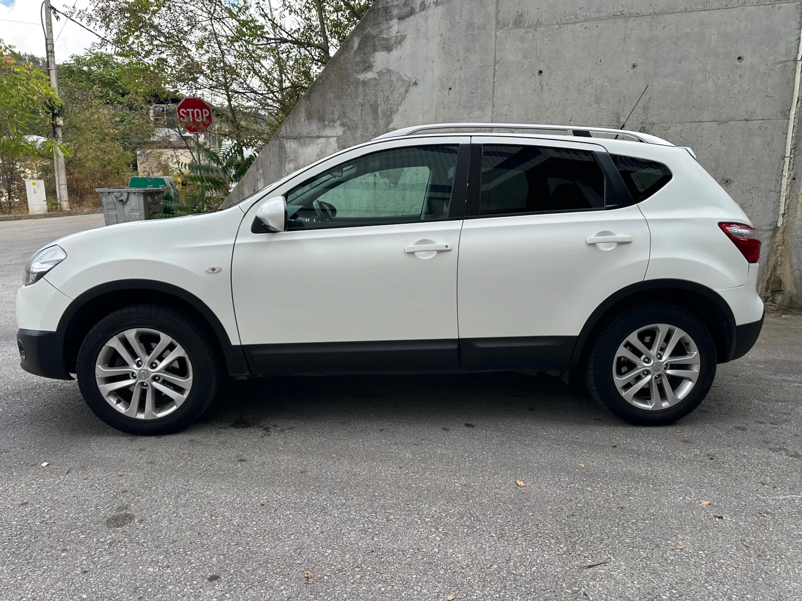 Nissan Qashqai 1.5dci, снимка 8 - Автомобили и джипове - 55940783