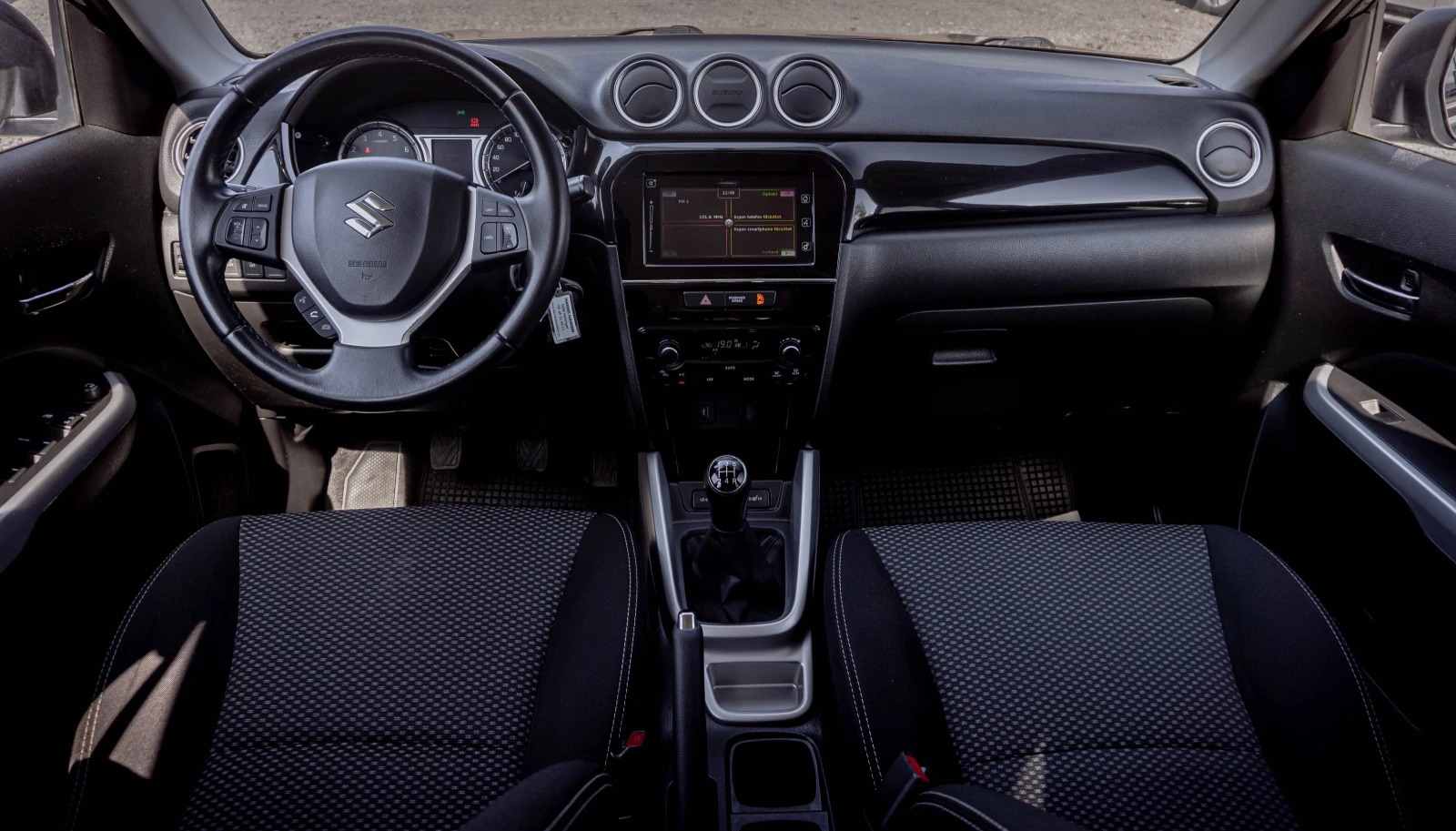 Suzuki Vitara 1.6 бензин ТОП! С ГАРАНЦИЯ! , снимка 8 - Автомобили и джипове - 56129075