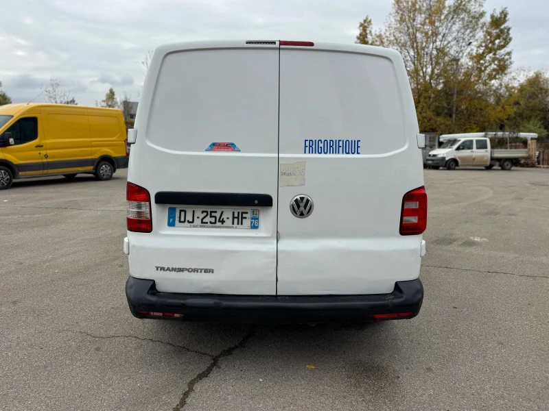 VW Transporter 2.0TDI-AUTOMATIC-ХЛАДИЛЕН-29 , снимка 15 - Бусове и автобуси - 52324799
