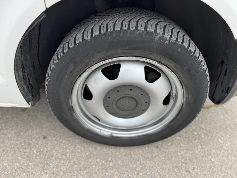 VW Transporter 2.0TDI-AUTOMATIC-ХЛАДИЛЕН-29 , снимка 13 - Бусове и автобуси - 52324799