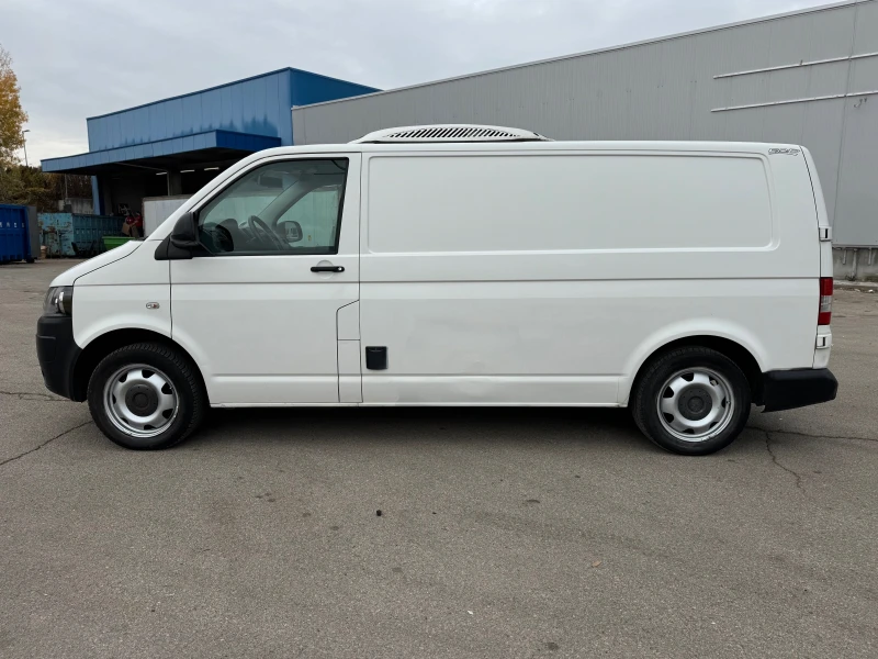 VW Transporter 2.0TDI-AUTOMATIC-ХЛАДИЛЕН-29 , снимка 10 - Бусове и автобуси - 52324799