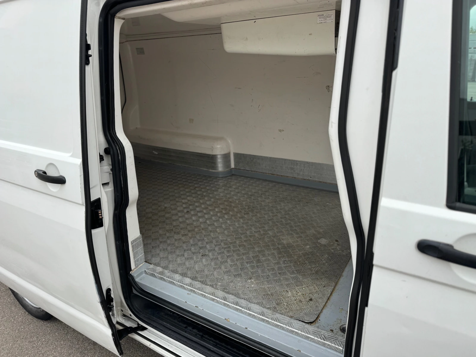 VW Transporter 2.0TDI-AUTOMATIC--29  | Mobile.bg   7