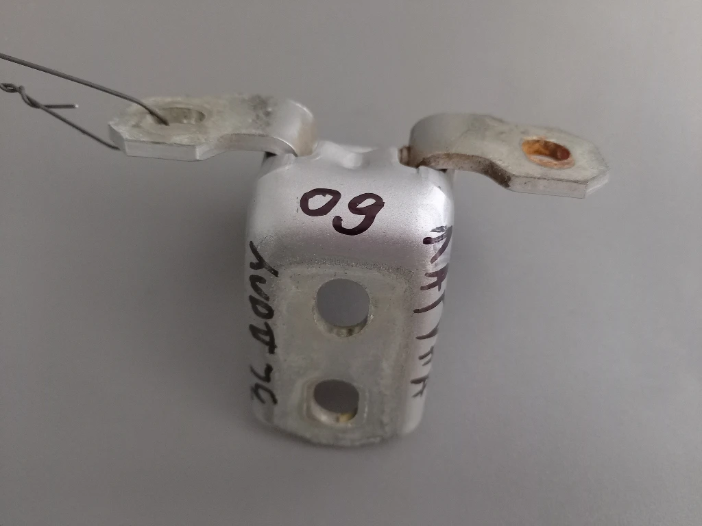 Панта врата задна лява долна Рено Лагуна хечбек 