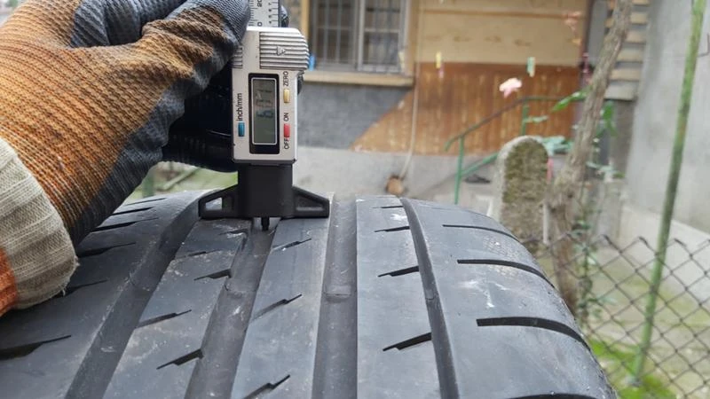 Гуми Летни 235/40R18, снимка 3 - Гуми и джанти - 27533182