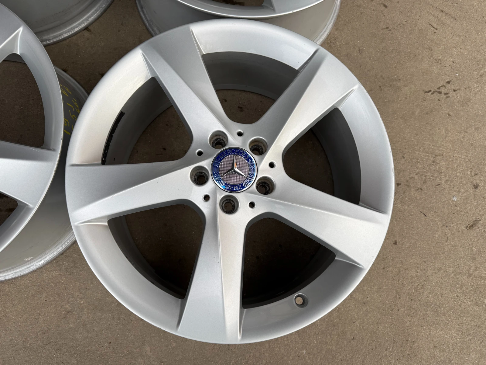 ������ | Mobile.bg � ����������� 3