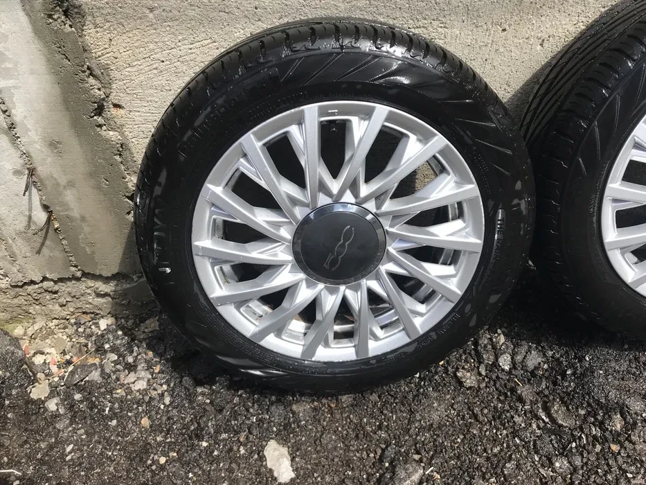 Гуми с джанти Uniroyal 185/65R15, снимка 2 - Гуми и джанти - 56239368